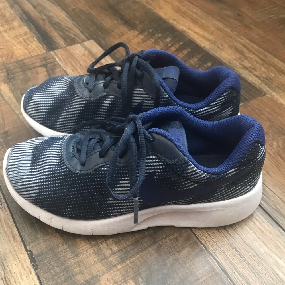 Nike boys shoes
